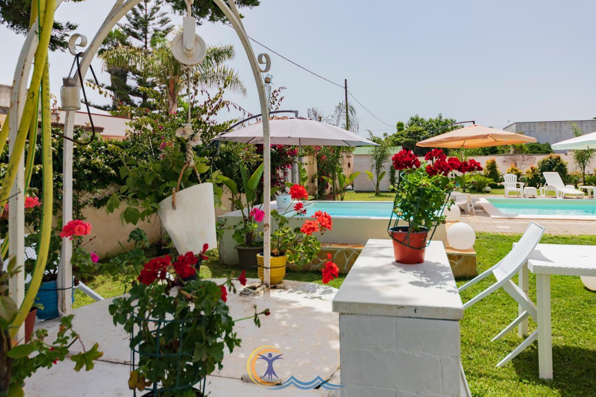 Villa Leonardo San Foca - Room, Pool & Restaurant Εξωτερικό φωτογραφία