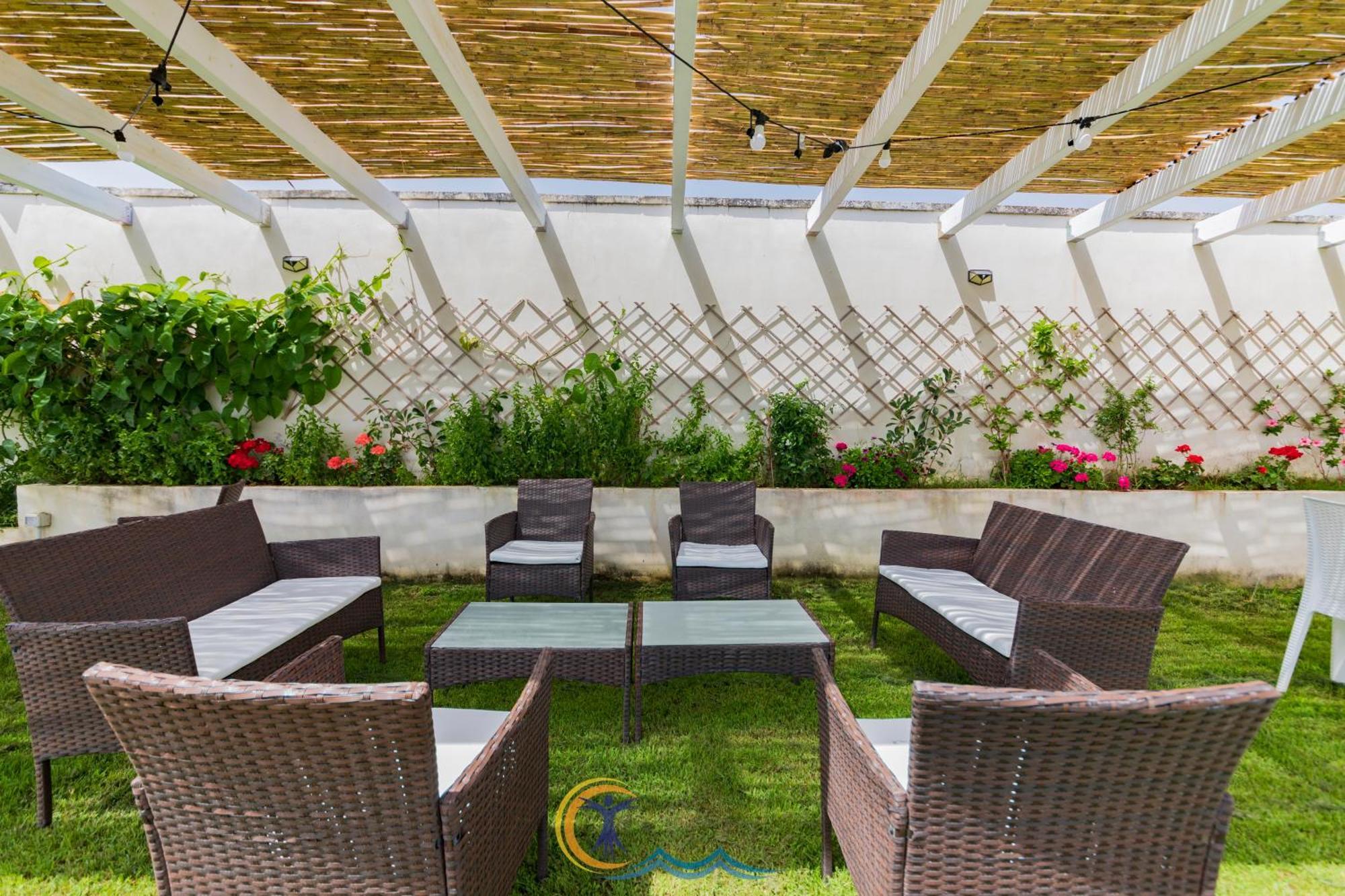 Villa Leonardo San Foca - Room, Pool & Restaurant Εξωτερικό φωτογραφία