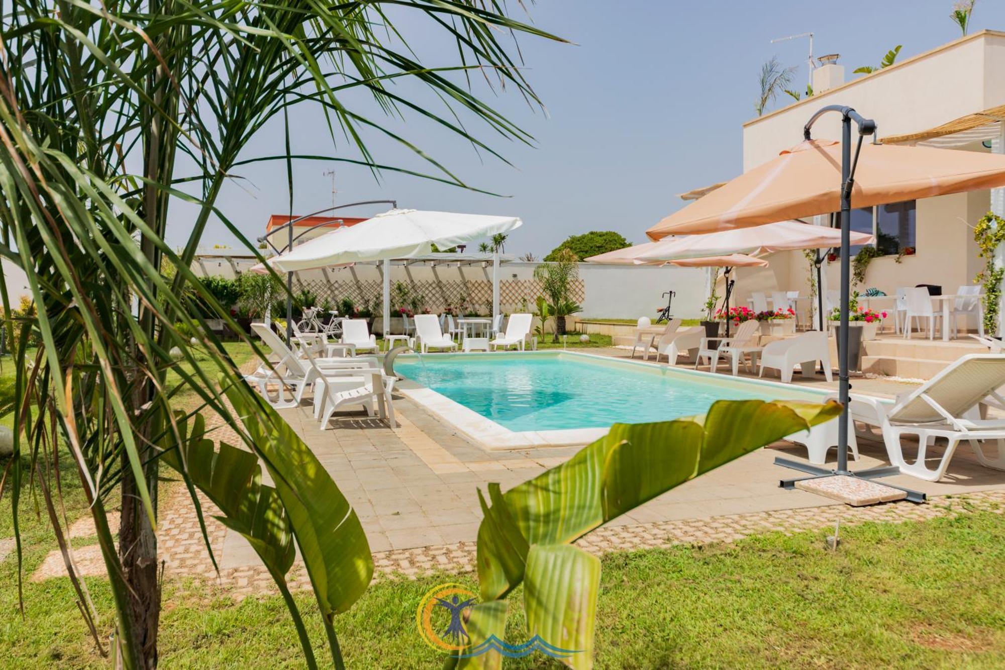 Villa Leonardo San Foca - Room, Pool & Restaurant Εξωτερικό φωτογραφία