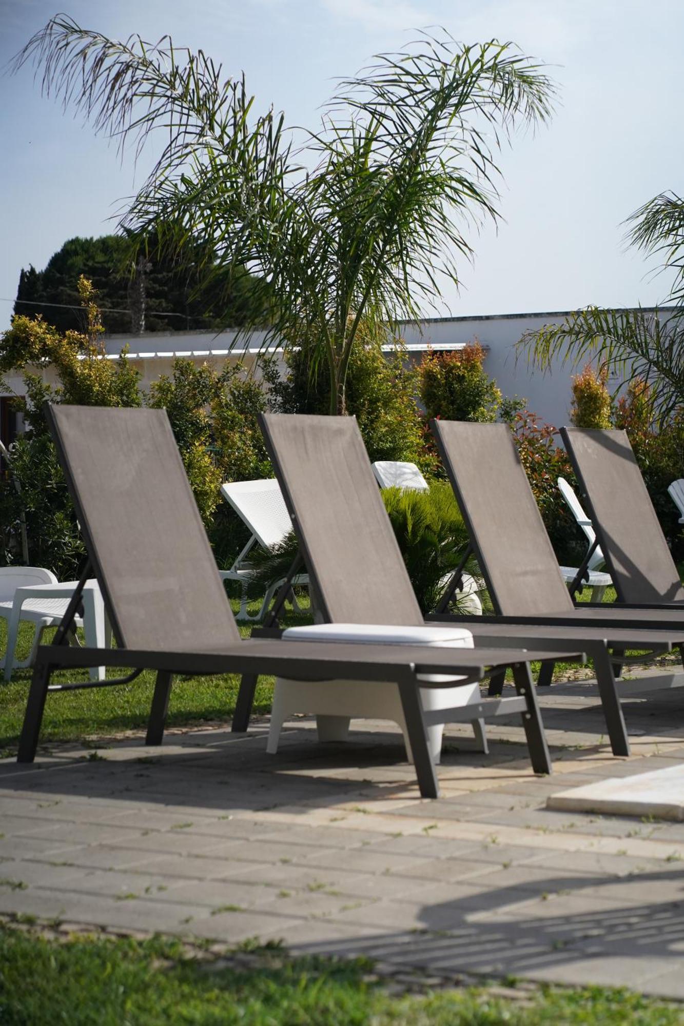 Villa Leonardo San Foca - Room, Pool & Restaurant Εξωτερικό φωτογραφία